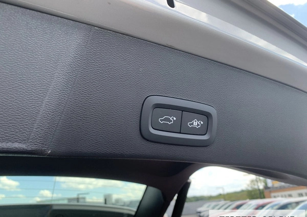 Volvo XC 40 cena 177777 przebieg: 13783, rok produkcji 2023 z Brwinów małe 254